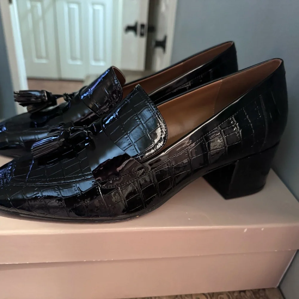 Donald J. Pliner Black Crocco Patent Kressida heeled loafers - Picture 7 of 8